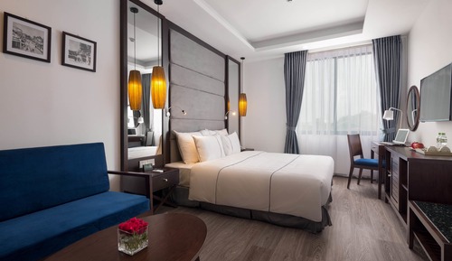 Junior Suite, 1 Queen Bed, Non Smoking, City View