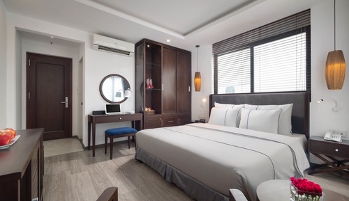 Premier Room, 1 King Bed, Non Smoking, City View