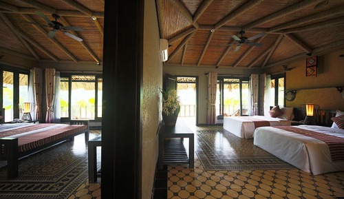 Family Room, Connecting Rooms
