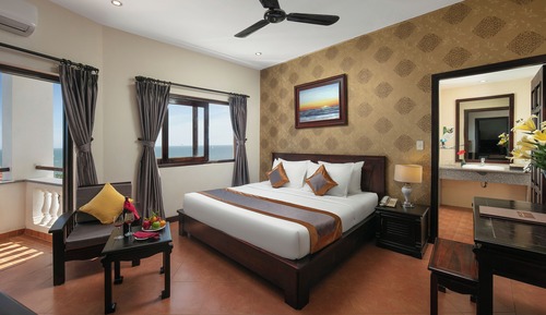 Family Room, 2 Bedrooms, Garden View