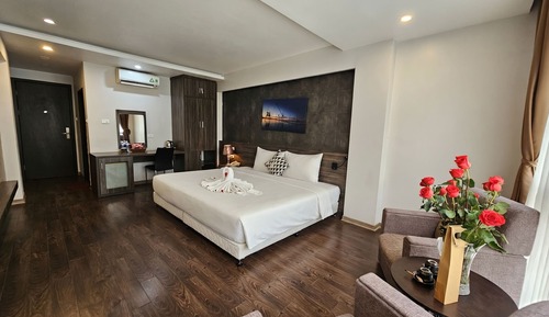 Luxury Suite, City View