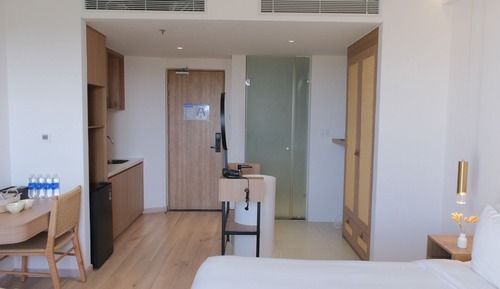 Standard Studio, Beach View