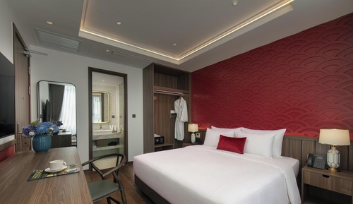 Deluxe Double Room with Window
