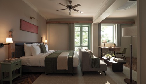 Junior Suite, 1 King Bed, Garden View
