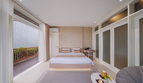 Deluxe Studio, City View