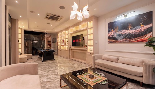 Luxury Villa, City View