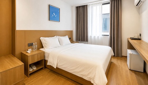Deluxe Double Room, Balcony, Park View