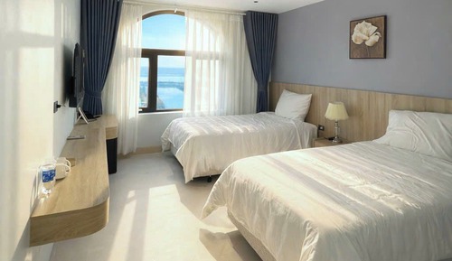 Basic Single Room, Partial Ocean View