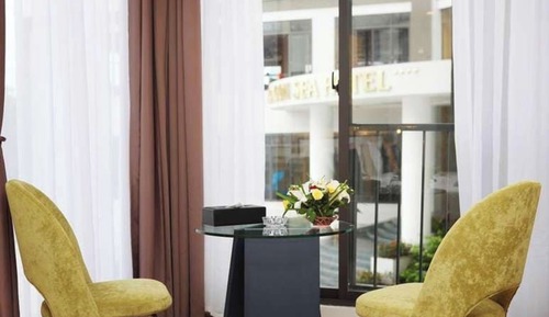 Deluxe Room (City & Sea)