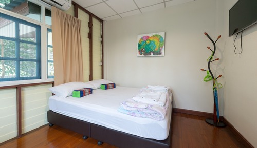 Private Room with Shared Bathroom