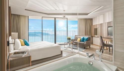 King Suite with Spa Bath