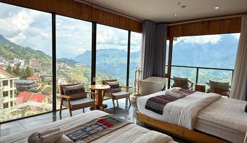 Family Room with Mountain View
