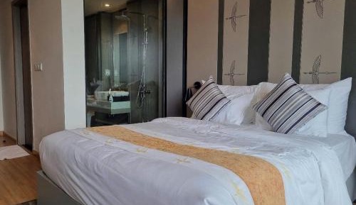 One-Bedroom Apartment with River View