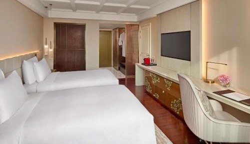 Executive Twin Room with Lounge Access - High Floor - Complimentary daily chocolate hour 5-6pm
