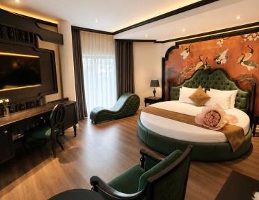 Superior King Suite