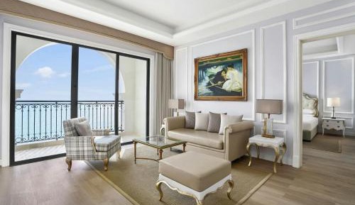 One-Bedroom Senior Suite with Ocean View