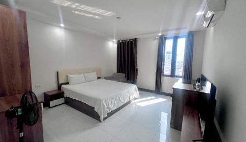 Deluxe One-Bedroom Apartment