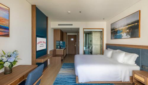Deluxe King Room with Sea View