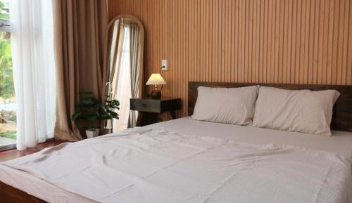 Five-Bedroom Apartment