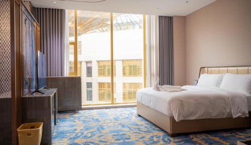 Deluxe Queen Room