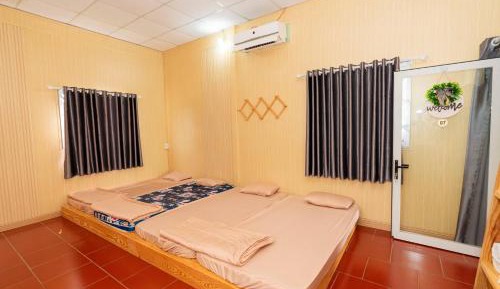 10-Bed Mixed Dormitory Room