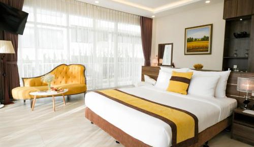 Suite with Lake View