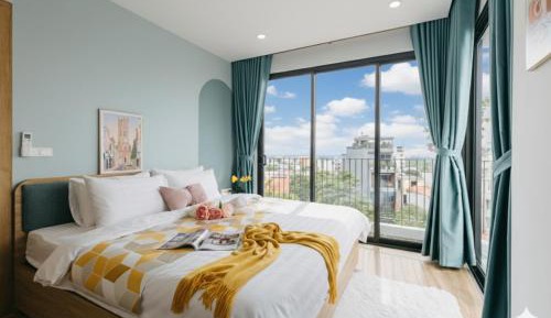 Deluxe One-Bedroom Apartment with City View