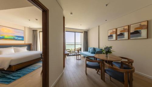 Family Suite with King Bed, Single Bed and Sea View