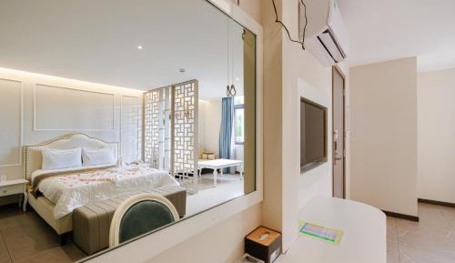 Deluxe Double Room with Bath