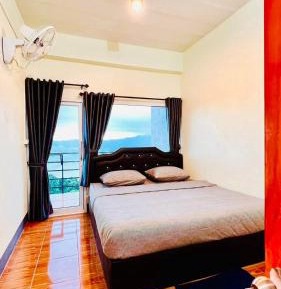 King Room with Mountain View
