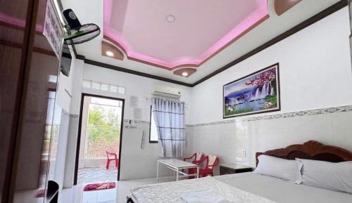 Deluxe Room (2 Adults + 1 Child)