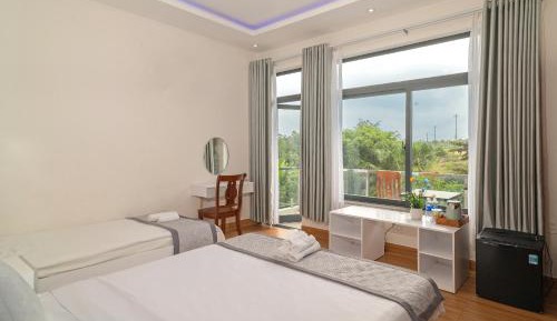 Triple Room with Pool View