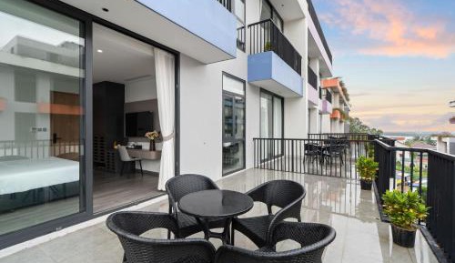 Deluxe Double Room with Balcony and Sea View