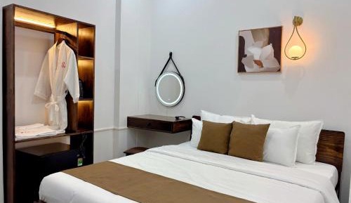 Standard Queen Room