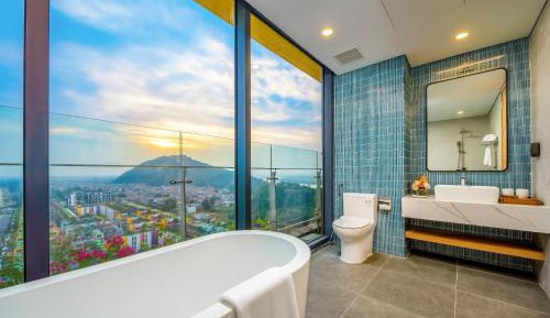 Two-Bedroom Deluxe Apartment with Ocean View