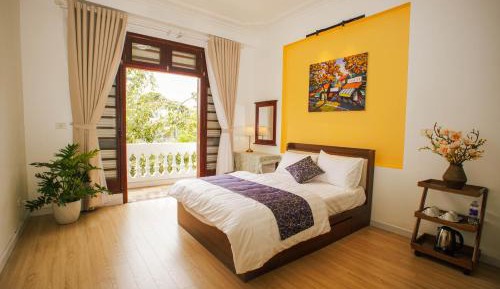 Quadruple Room with Private Bathroom