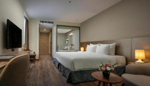 Deluxe One-Bedroom Apartment with Garden View