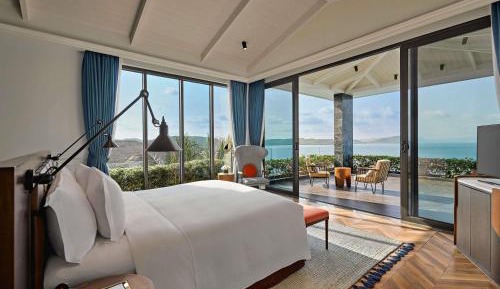 Five-Bedroom Presidential Retreat Villa with Private Pool