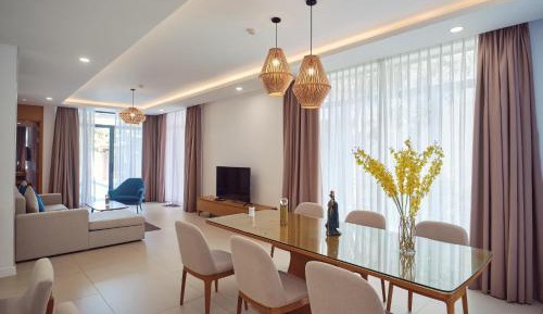 Three-Bedroom Villa - Beach Front with Pool 