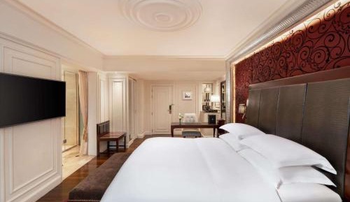 Opera Wing Grand Premium Room with Twin Beds and Club Lounge Benefits