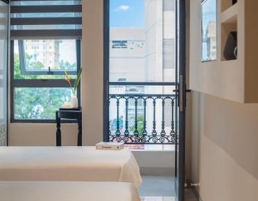 Deluxe Double or Twin Room with Balcony