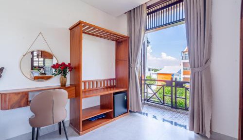 Studio with Balcony