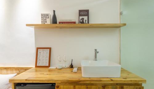 Studio Apartment with Queen Bed