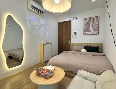 Studio Apartment with One Double Bed