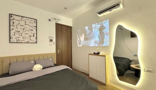 Studio Apartment with One Double Bed