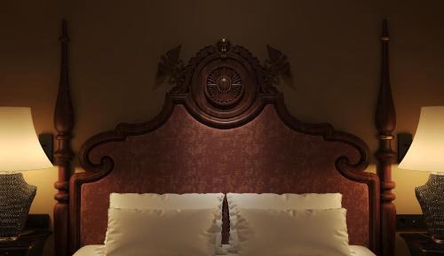 Junior Room Double or Twin Bed
