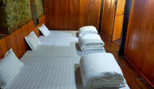 6-Bed Mixed Dormitory Room