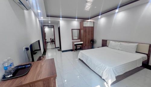 Superior One-Bedroom Apartment