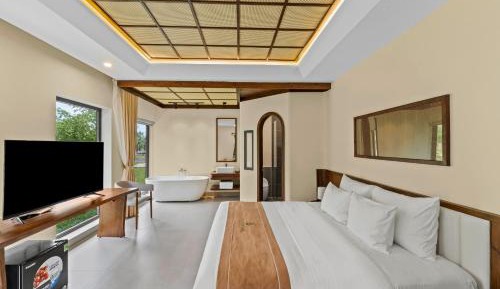 King Room with Pool View