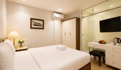 Standard Queen Room